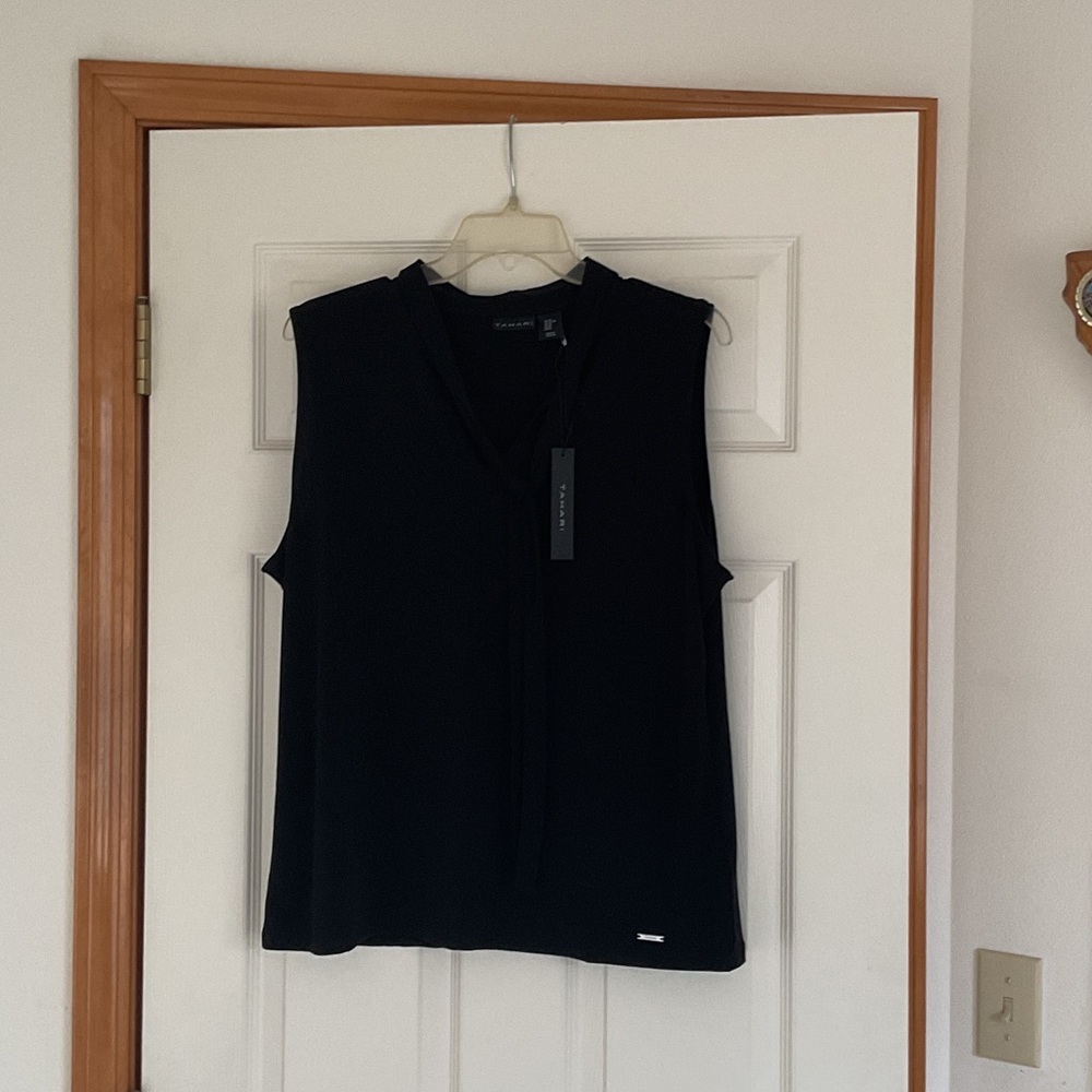 Calvin Klein Elegant Black Sleeveless Top